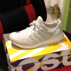 COPY - Adidas ultra boost triple white